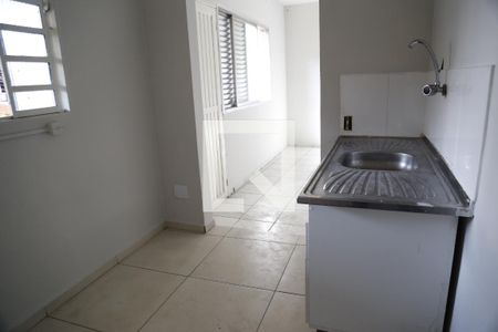 Cozinha de casa para alugar com 1 quarto, 50m² em Parque Sao Luis, São Paulo