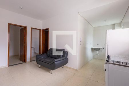 Sala e cozinha de apartamento para alugar com 2 quartos, 45m² em Vila Esperança, São Paulo