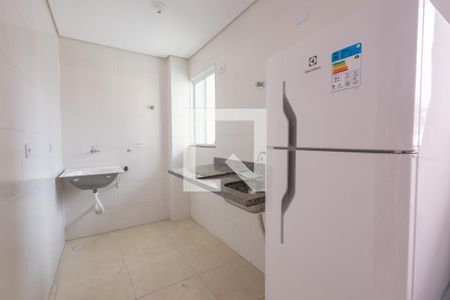 Sala e cozinha de apartamento para alugar com 2 quartos, 45m² em Vila Esperança, São Paulo