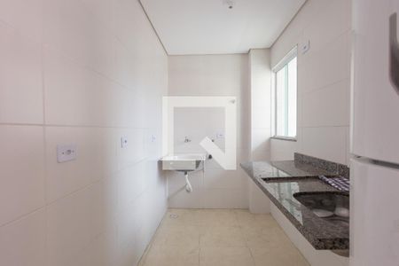 Sala e cozinha de apartamento para alugar com 2 quartos, 45m² em Vila Esperança, São Paulo