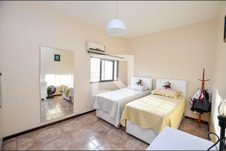Quarto 1 de casa para alugar com 2 quartos, 150m² em Badu, Niterói
