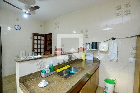 Casa à venda com 150m², 2 quartos e 3 vagas Casa à venda com 150m², 2 quartos e 3 vagasCozinha