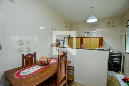 Casa à venda com 150m², 2 quartos e 3 vagas Casa à venda com 150m², 2 quartos e 3 vagasCozinha