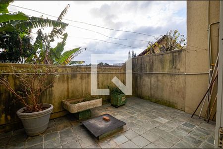 Casa à venda com 150m², 2 quartos e 3 vagas Casa à venda com 150m², 2 quartos e 3 vagasquintal