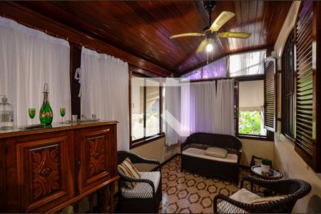 Sala de casa para alugar com 2 quartos, 150m² em Badu, Niterói