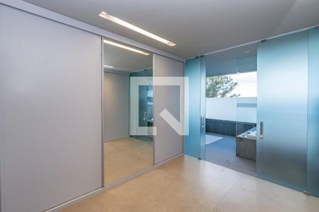 Casa de condomínio à venda com 490m², 3 quartos e 4 vagas Casa de condomínio à venda com 490m², 3 quartos e 4 vagasSuíte 1