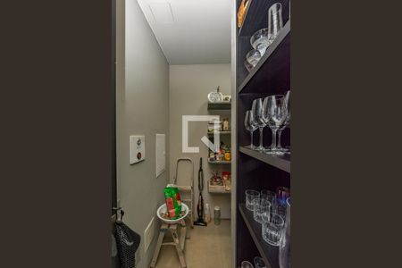 Casa de condomínio à venda com 490m², 3 quartos e 4 vagas Casa de condomínio à venda com 490m², 3 quartos e 4 vagasDespensa