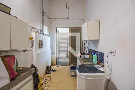 Casa de condomínio à venda com 490m², 3 quartos e 4 vagas Casa de condomínio à venda com 490m², 3 quartos e 4 vagasÁrea de Serviço