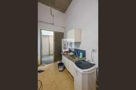 Casa de condomínio à venda com 490m², 3 quartos e 4 vagas Casa de condomínio à venda com 490m², 3 quartos e 4 vagasÁrea de Serviço