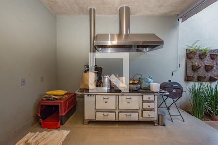 Casa de condomínio à venda com 490m², 3 quartos e 4 vagas Casa de condomínio à venda com 490m², 3 quartos e 4 vagasÁrea de Serviço - Cozinha