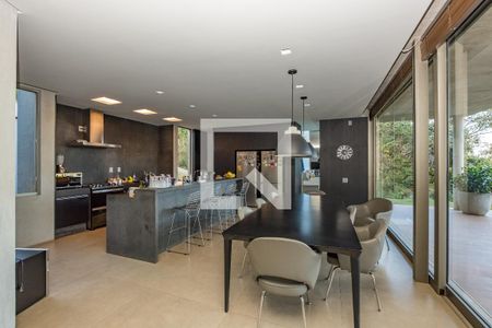 Casa de condomínio à venda com 490m², 3 quartos e 4 vagas Casa de condomínio à venda com 490m², 3 quartos e 4 vagasCozinha