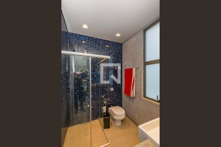 Casa de condomínio à venda com 490m², 3 quartos e 4 vagas Casa de condomínio à venda com 490m², 3 quartos e 4 vagasBanheiro da Suíte 2