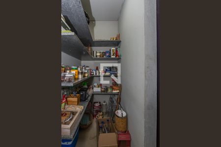 Casa de condomínio à venda com 490m², 3 quartos e 4 vagas Casa de condomínio à venda com 490m², 3 quartos e 4 vagasDespensa