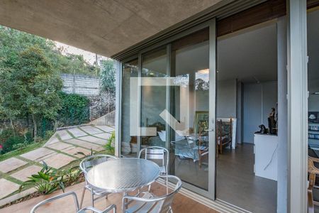 Casa de condomínio à venda com 490m², 3 quartos e 4 vagas Casa de condomínio à venda com 490m², 3 quartos e 4 vagas Suíte 2