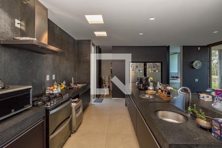 Casa de condomínio à venda com 490m², 3 quartos e 4 vagas Casa de condomínio à venda com 490m², 3 quartos e 4 vagasCozinha