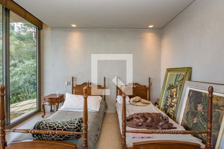 Casa de condomínio à venda com 490m², 3 quartos e 4 vagas Casa de condomínio à venda com 490m², 3 quartos e 4 vagasSuíte 2