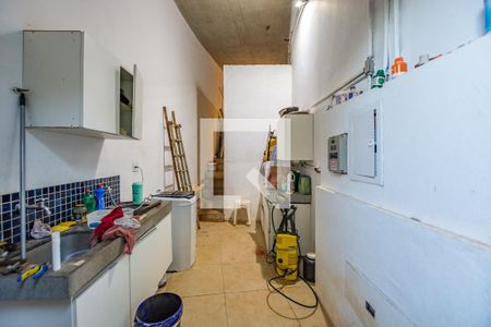 Casa de condomínio à venda com 490m², 3 quartos e 4 vagas Casa de condomínio à venda com 490m², 3 quartos e 4 vagasÁrea de Serviço