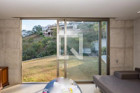 Casa de condomínio à venda com 490m², 3 quartos e 4 vagas Casa de condomínio à venda com 490m², 3 quartos e 4 vagasVaranda 1 da Suíte 1