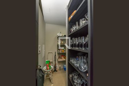 Casa de condomínio à venda com 490m², 3 quartos e 4 vagas Casa de condomínio à venda com 490m², 3 quartos e 4 vagasDespensa