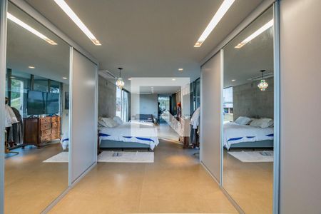 Casa de condomínio à venda com 490m², 3 quartos e 4 vagas Casa de condomínio à venda com 490m², 3 quartos e 4 vagasSuíte 1