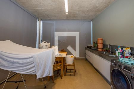 Casa de condomínio à venda com 490m², 3 quartos e 4 vagas Casa de condomínio à venda com 490m², 3 quartos e 4 vagasÁrea de Serviço - Cozinha