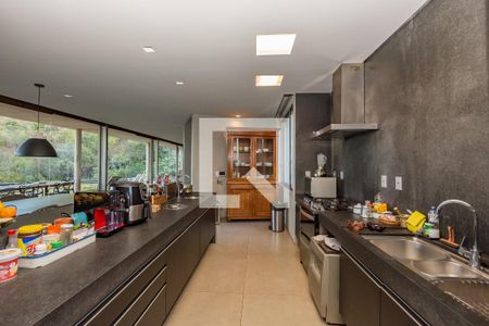 Casa de condomínio à venda com 490m², 3 quartos e 4 vagas Casa de condomínio à venda com 490m², 3 quartos e 4 vagasCozinha