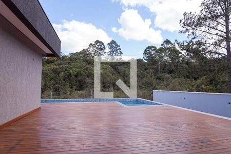 Casa de condomínio à venda com 329m², 4 quartos e 4 vagas Casa de condomínio à venda com 329m², 4 quartos e 4 vagasÁrea externa