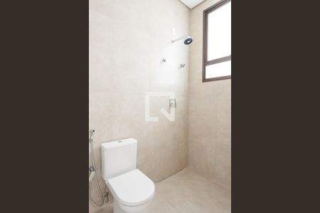 Casa de condomínio à venda com 329m², 4 quartos e 4 vagas Casa de condomínio à venda com 329m², 4 quartos e 4 vagasBanheiro da Suíte 3