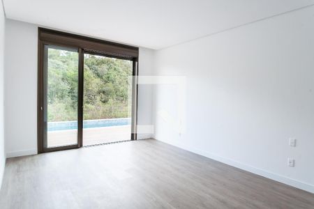 Casa de condomínio à venda com 329m², 4 quartos e 4 vagas Casa de condomínio à venda com 329m², 4 quartos e 4 vagasSuíte 4