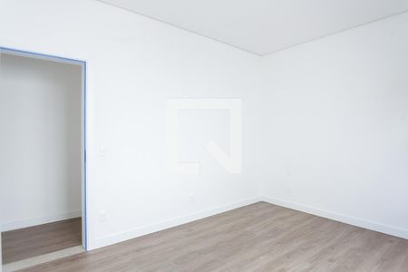 Casa de condomínio à venda com 329m², 4 quartos e 4 vagas Casa de condomínio à venda com 329m², 4 quartos e 4 vagasSuíte 2