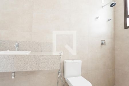 Casa de condomínio à venda com 329m², 4 quartos e 4 vagas Casa de condomínio à venda com 329m², 4 quartos e 4 vagasBanheiro da Suíte 3