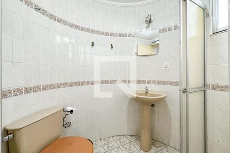 Banheiro de apartamento para alugar com 1 quarto, 60m² em Balneario Cidade Atlantica, Guarujá