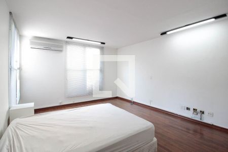 Suíte 1 de casa à venda com 3 quartos, 243m² em Vila Madalena, São Paulo