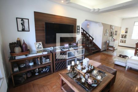 Sala de casa à venda com 3 quartos, 540m² em Pechincha, Rio de Janeiro
