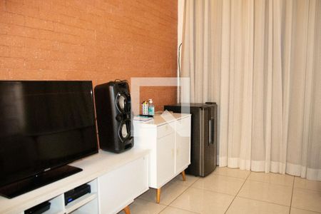 Sala de casa à venda com 2 quartos, 112m² em Vila Nilo, São Paulo