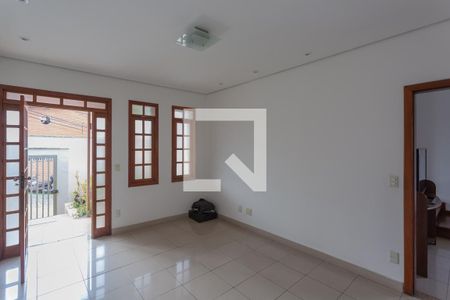 Sala de casa à venda com 6 quartos, 210m² em Renascença, Belo Horizonte