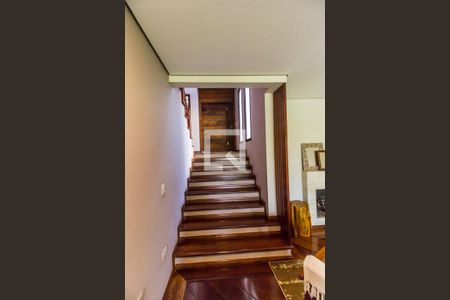 Escada de casa de condomínio à venda com 4 quartos, 350m² em Alphaville, Santana de Parnaíba
