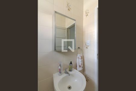 Banheiro de apartamento à venda com 2 quartos, 70m² em Cascata, Porto Alegre