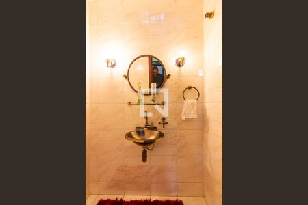 Casa à venda com 351m², 4 quartos e 3 vagas Casa à venda com 351m², 4 quartos e 3 vagasLavabo