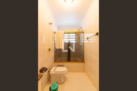 Casa à venda com 351m², 4 quartos e 3 vagas Casa à venda com 351m², 4 quartos e 3 vagasBanheiro da Suíte 1