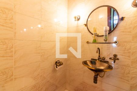 Casa à venda com 351m², 4 quartos e 3 vagas Casa à venda com 351m², 4 quartos e 3 vagasLavabo