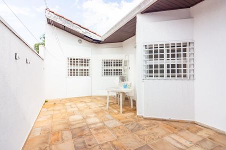 Casa à venda com 351m², 4 quartos e 3 vagas Casa à venda com 351m², 4 quartos e 3 vagasQuintal
