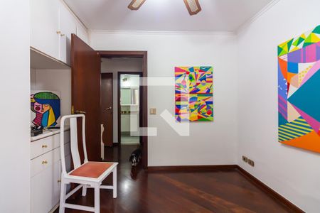 Casa à venda com 351m², 4 quartos e 3 vagas Casa à venda com 351m², 4 quartos e 3 vagasQuarto