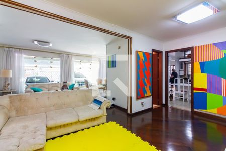 Casa à venda com 351m², 4 quartos e 3 vagas Casa à venda com 351m², 4 quartos e 3 vagasSala de Estar