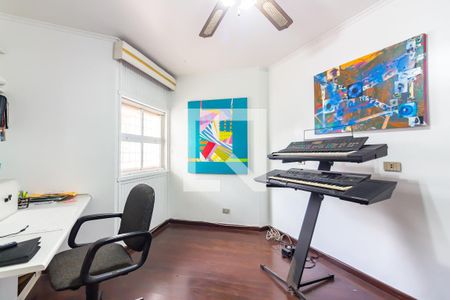 Casa à venda com 351m², 4 quartos e 3 vagas Casa à venda com 351m², 4 quartos e 3 vagasQuarto 2