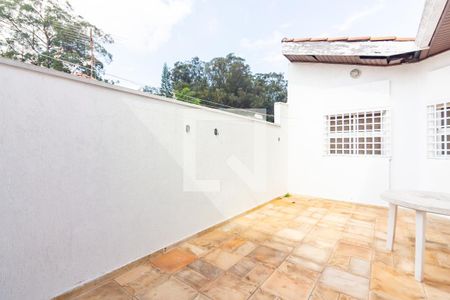Casa à venda com 351m², 4 quartos e 3 vagas Casa à venda com 351m², 4 quartos e 3 vagasQuintal