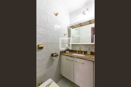 Casa à venda com 351m², 4 quartos e 3 vagas Casa à venda com 351m², 4 quartos e 3 vagasBanheiro