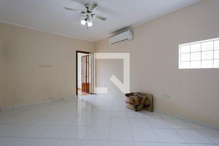 Sala de casa para alugar com 2 quartos, 150m² em Vila Santa Maria, São Paulo