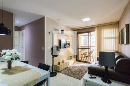 Sala de apartamento para alugar com 2 quartos, 65m² em Jacarepaguá, Rio de Janeiro