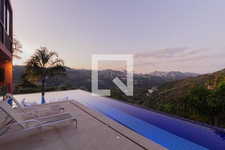 Casa de Condomínio à venda com 6 quartos, 440m² em Vila Alpina, Nova Lima